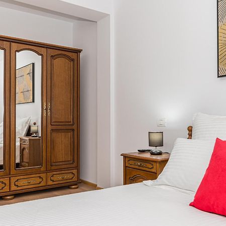 Apartamente Lavender Braşov Exteriör bild