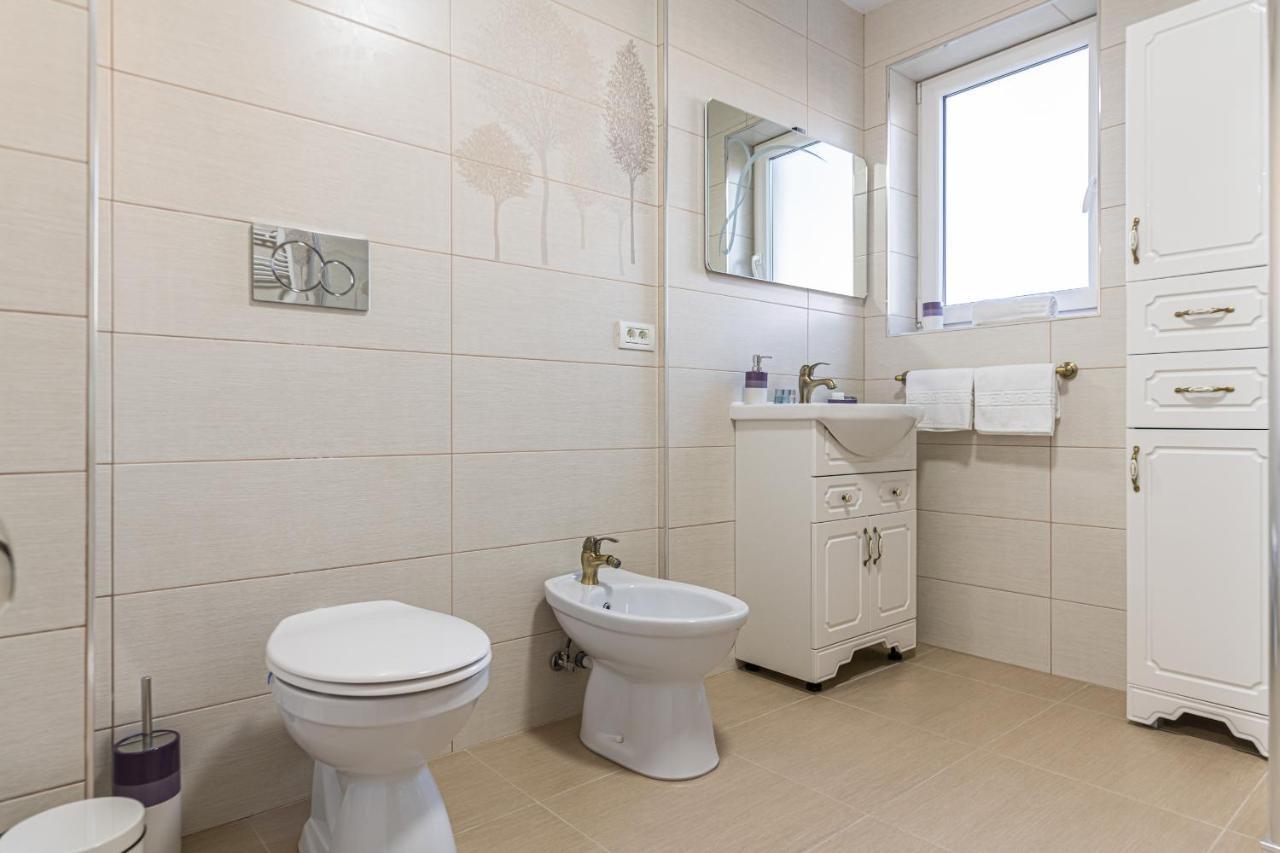 Apartamente Lavender Braşov Exteriör bild