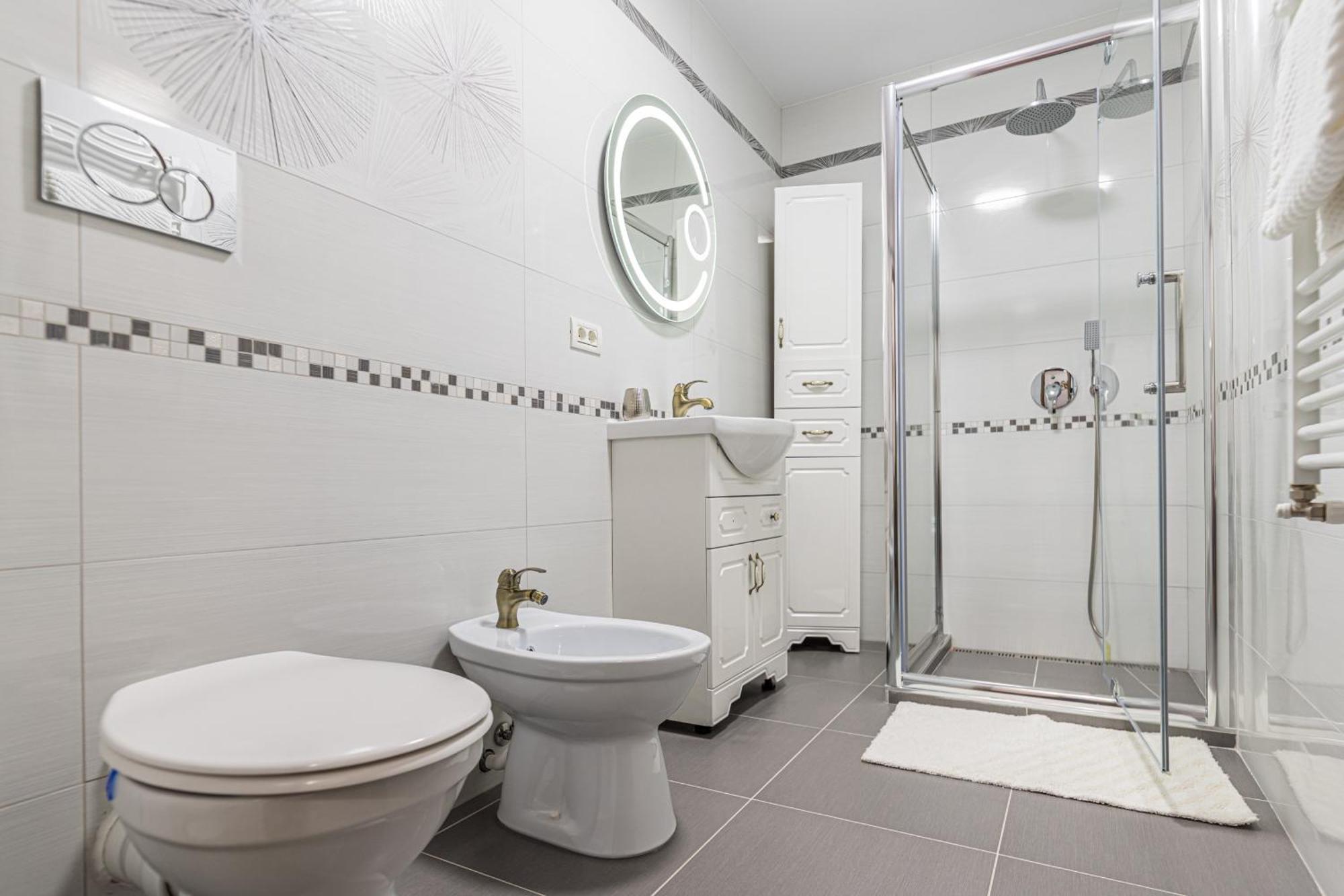 Apartamente Lavender Braşov Exteriör bild