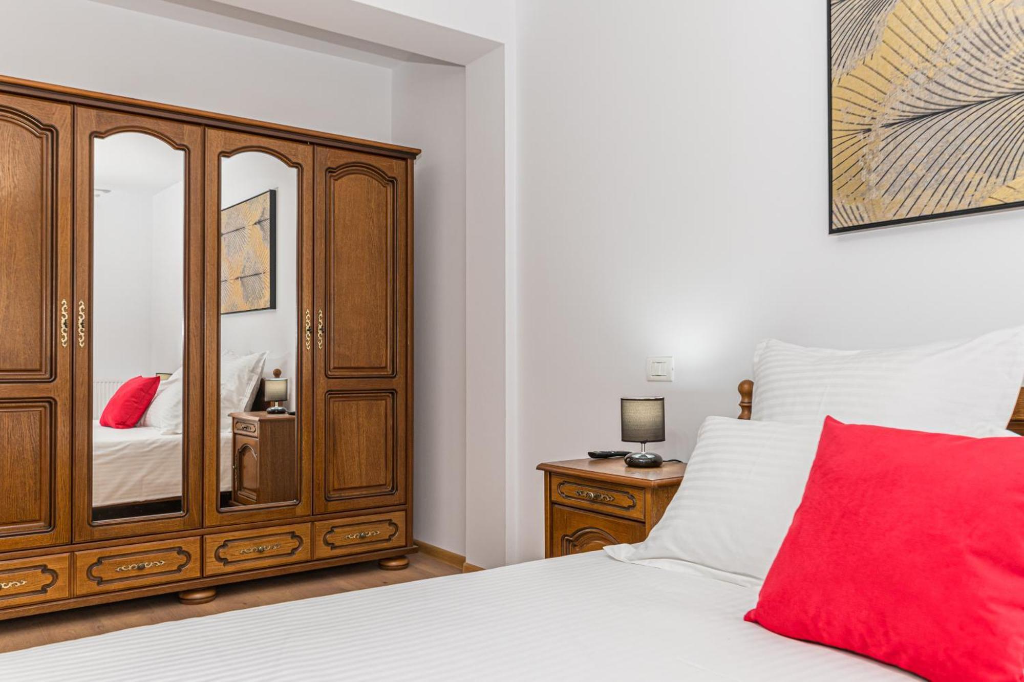 Apartamente Lavender Braşov Exteriör bild